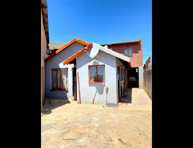 2 BEDROOM HOUSE FOR SALE IN PROTEA GLEN